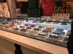 面包甜点陈列柜-GODIVA(万象城店)