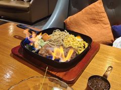 -豪客嘉族·麦尼顿西餐厅(乐福天下店)
