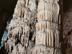 -波斯托伊纳溶洞