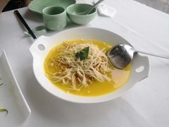 酸汤煮干丝-Lotus 莲花空间(国贸商城店)