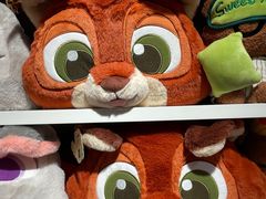 -名创优品(北京新中关购物中心地铁层店)