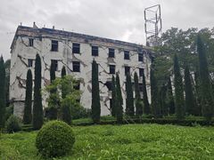 -四川汶川特大地震漩口中学遗址