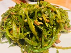 鲜豆角炒肉丝-姥姥家春饼店(惠新东街店)
