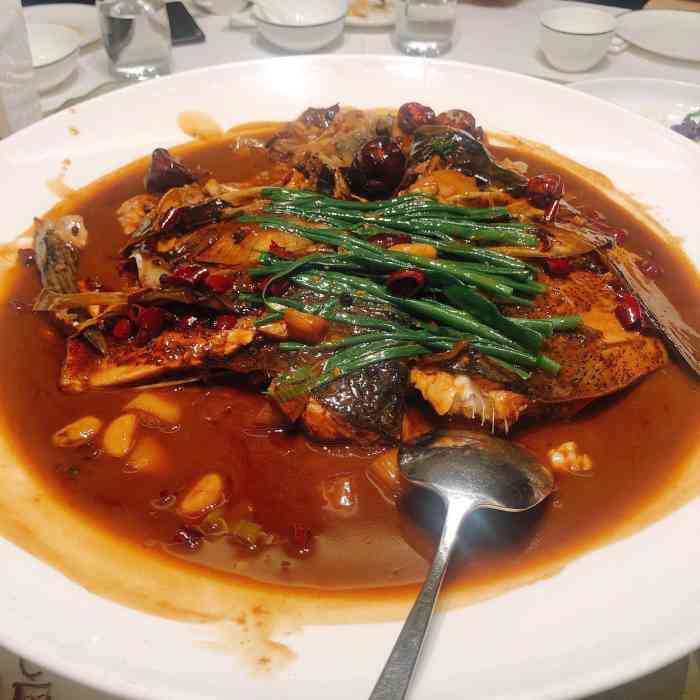 旺顺阁·新京菜(正大广场店)-"「鱼头泡饼」菜品;旺顺阁鱼头泡饼,北京