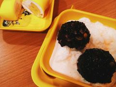 白雪黑糯米甜甜-满记甜品(巴黎春天宝山店)