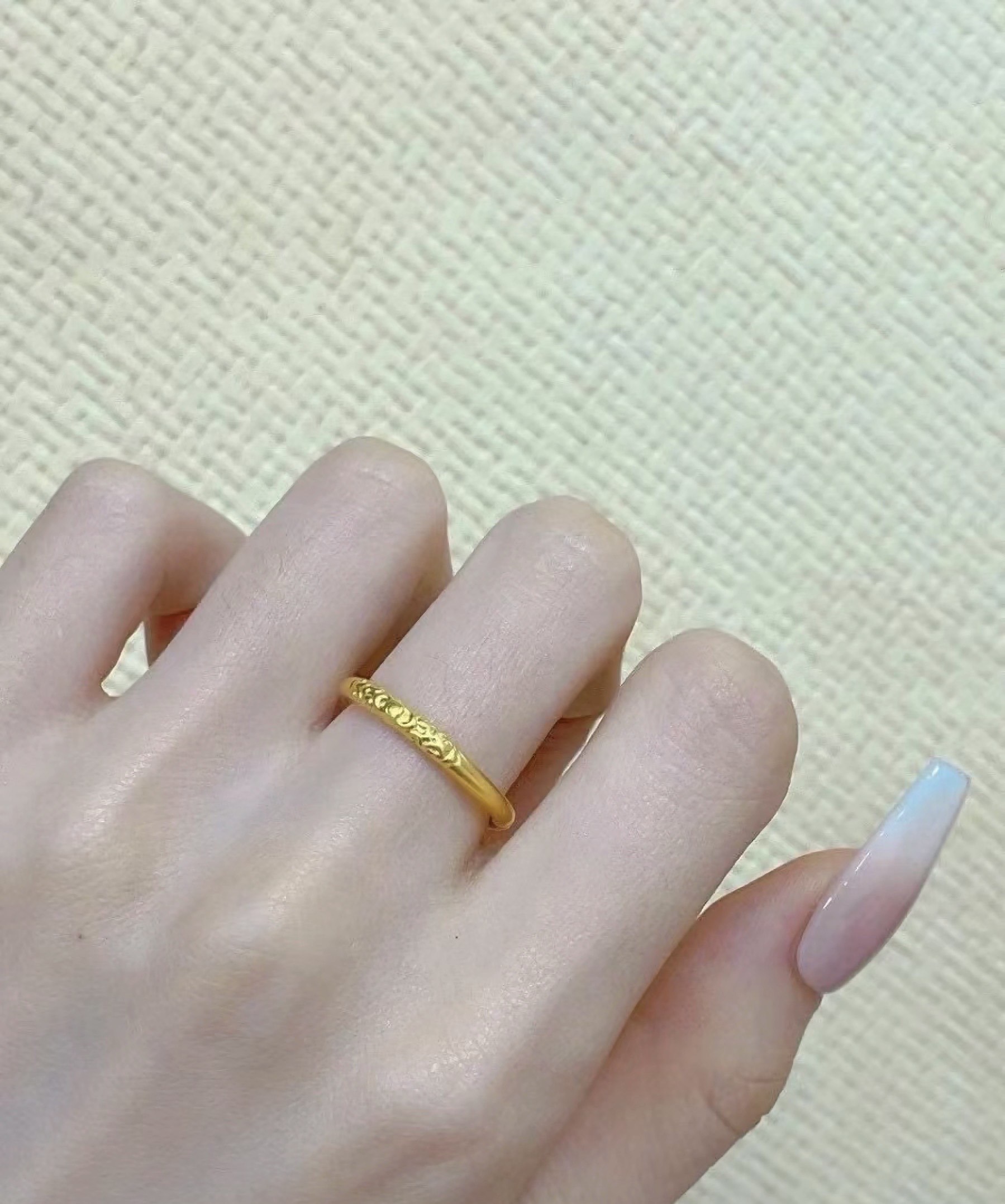 周大福卷草纹戒指