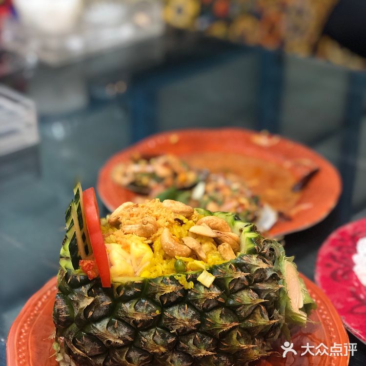 很多朋友推薦的一家泰國菜 但感覺一般般 可能冬陰功味