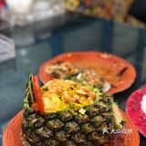 很多朋友推薦的一家泰國菜 但感覺一般般 可能冬陰功味