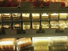 -红宝石·鲜奶小方·海派西点房(南丹店)