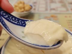 -广信牛奶甜品世家(台东店)