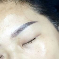 -一个差评成就的纹眉店