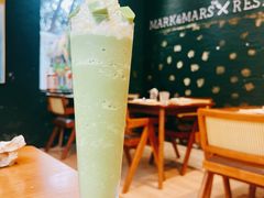 -Mark&Mars Restaurant