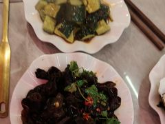 -三头牛·潮汕牛肉生蚝火锅 (夏湾店)