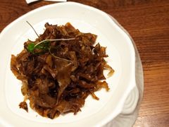 小炒牛肝菌-敏珠拉姆藏餐·南京厨房(富春江东街店)