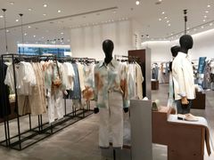 -URBAN REVIVO(上海中庚漫游城店)