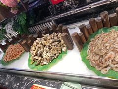 -釜御山海鲜烤肉火锅自助(新城市中心店)