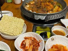 -喇喇排骨火锅·传统韩式脊骨汤(望京西园总店)