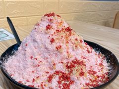 草莓奶霸-冰冰酱老味刨冰绵绵冰(中山路总店)
