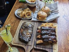 -Ribs & Burgers The Rocks