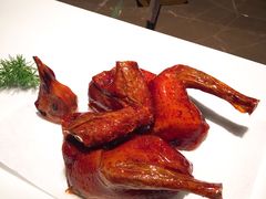 脆皮乳鸽-新荣记(BFC外滩金融中心店)