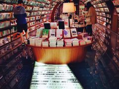 -钟书阁(珍园店)