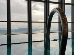 -珠海瑞吉酒店游泳池