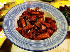 腊八蒜烧肥肠-那家小馆•北京菜•烤鸭(中关村店)