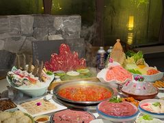 -茅草房·河畔园林火锅