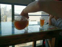 靠窗位-萌喵宠狗爱心宠咖