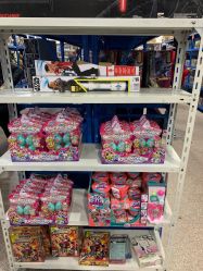 -逝水玩具折扣店