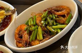 Stir-fried Shrimp with Garlic Shoots