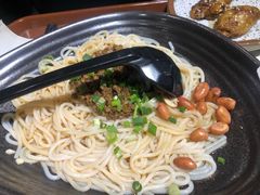 -蒙自源米线大王(东站店)