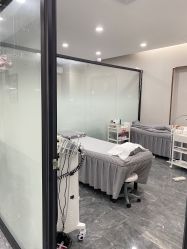 -苗方清颜专业祛痘·皮肤管理