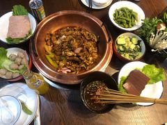 -虾弄弄海派小龙虾·牛羊蝎子火锅