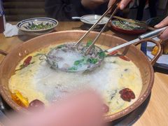 -洱火云南酸菜牛肉火锅(石景山当代商城店)