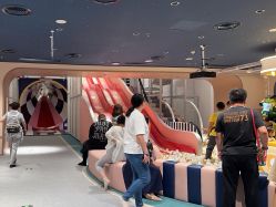 -奈尔宝家庭中心·亲子早教·派对餐厅(北京东坝万达店)