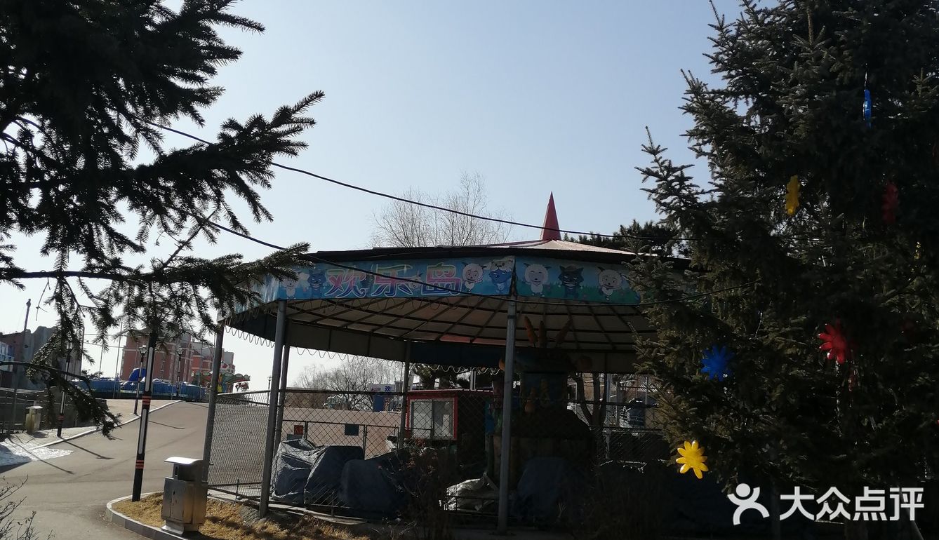 仿古式大门给人一种穿越的感觉