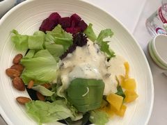 牛油果沙拉-开海·红岛海鲜虾水饺(石老人店)