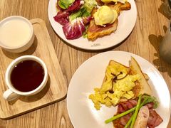 -Common Table · Brunch & Coffee