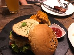 -HIGH FIVE哈福手工汉堡(桂林路店)