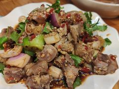 酸爽猪蹄-二孃鸡爪爪(东郊记忆店)