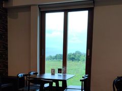 -Chom Cafe and Restaurant
