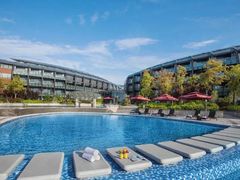 -上海滴水湖皇冠假日酒店