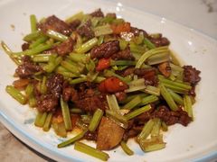 牛肉芹菜-小乡小镇·传承桐庐土菜·老板亲自烧的菜