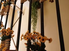 -小草屋轰趴馆别墅派对新场团建家庭聚会