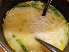 -云海肴·汽锅鸡·云南菜(天山百盛优客店)