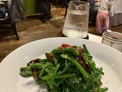 清炒豌豆尖-泓0871臻选云南菜·味庄