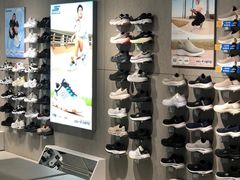 -斯凯奇(西安曲江大悦城店)