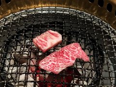 -山川小町·极番烧肉(新地假日广场店)