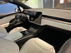 -TESLA 特斯拉(上海太古汇体验店)